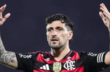 Arrascaeta comemora gol do Flamengo diante do Bragantino (Foto: Gilvan de Souza / Flamengo)
