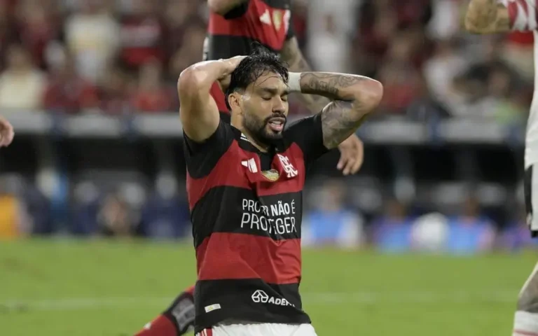 Lucas Paquetán perdeu pênalti do Flamengo na semifinal da Libertadores (Foto: Dhavid Normando/Código 19/Folhapress)