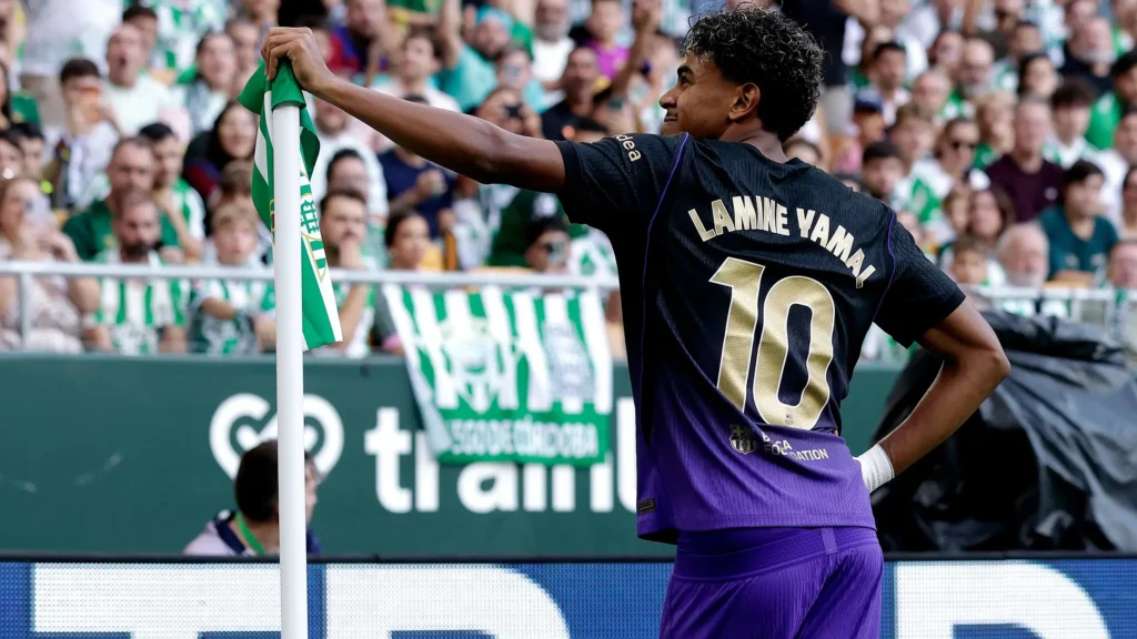 Yamal comemora gol do Barcelona na LaLiga. Foto: Soccrates/Getty Images