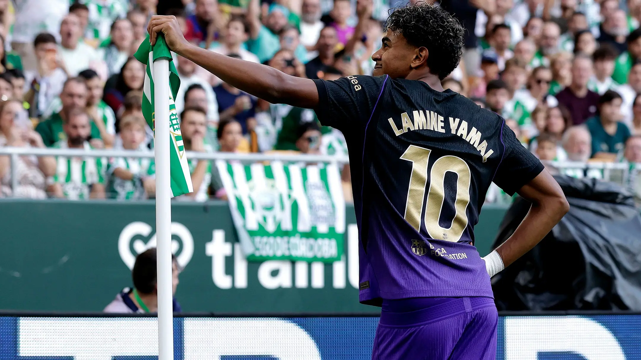 Yamal comemora gol do Barcelona na LaLiga. Foto: Soccrates/Getty Images